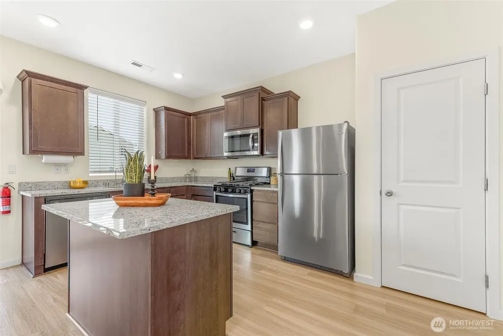 1228 W 16th Avenue La Center WA 98629