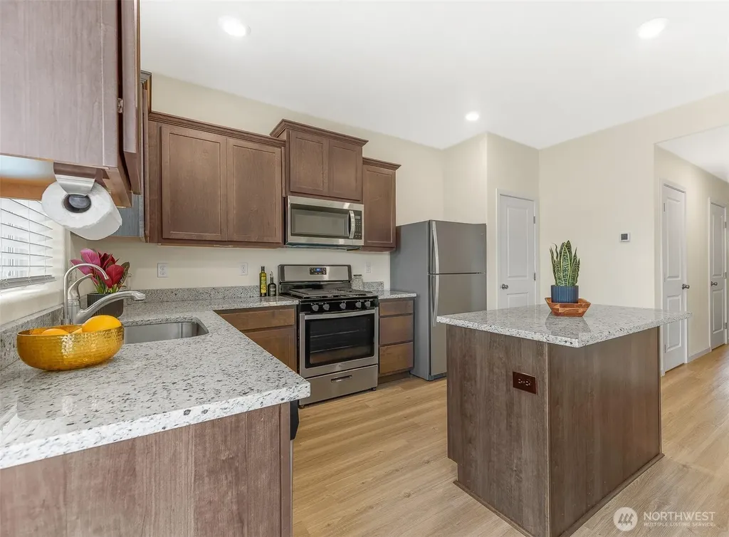 1228 W 16th Avenue La Center WA 98629