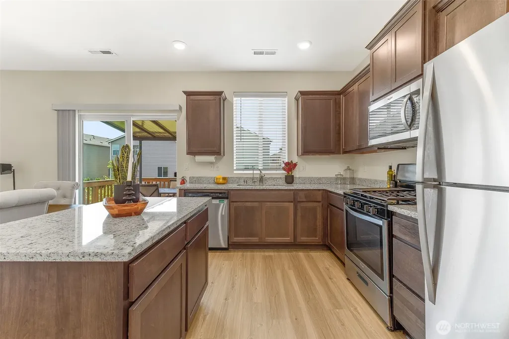 1228 W 16th Avenue La Center WA 98629