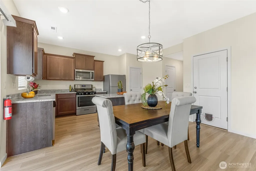 1228 W 16th Avenue La Center WA 98629