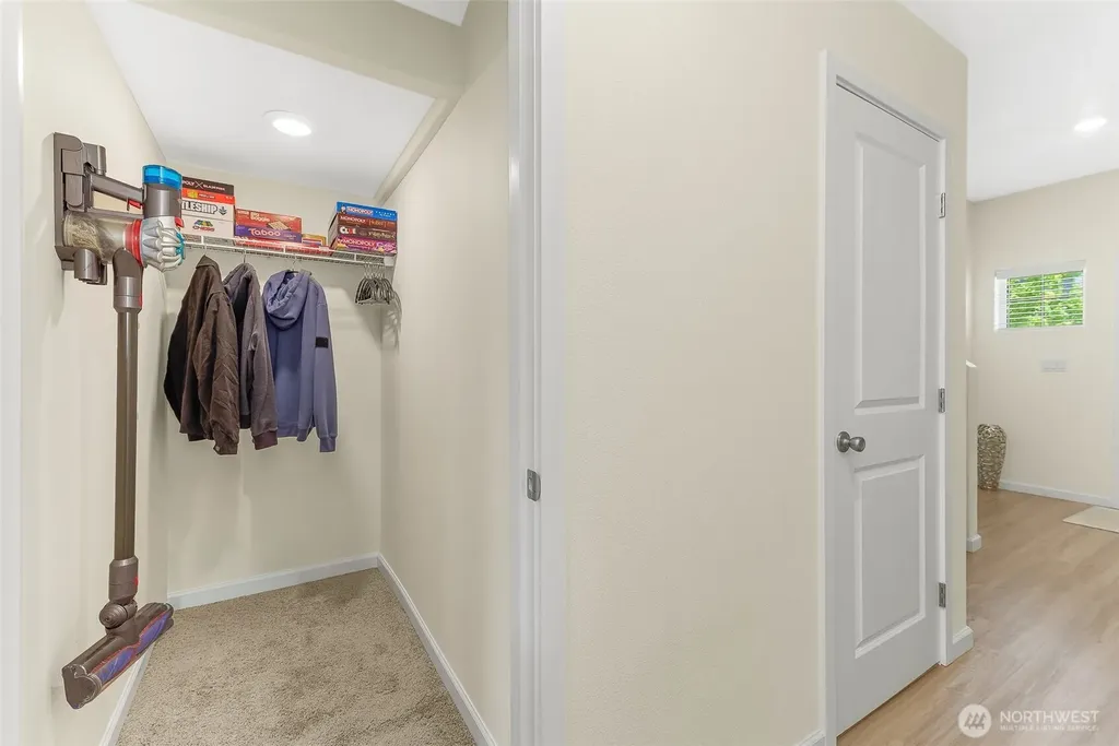 1228 W 16th Avenue La Center WA 98629