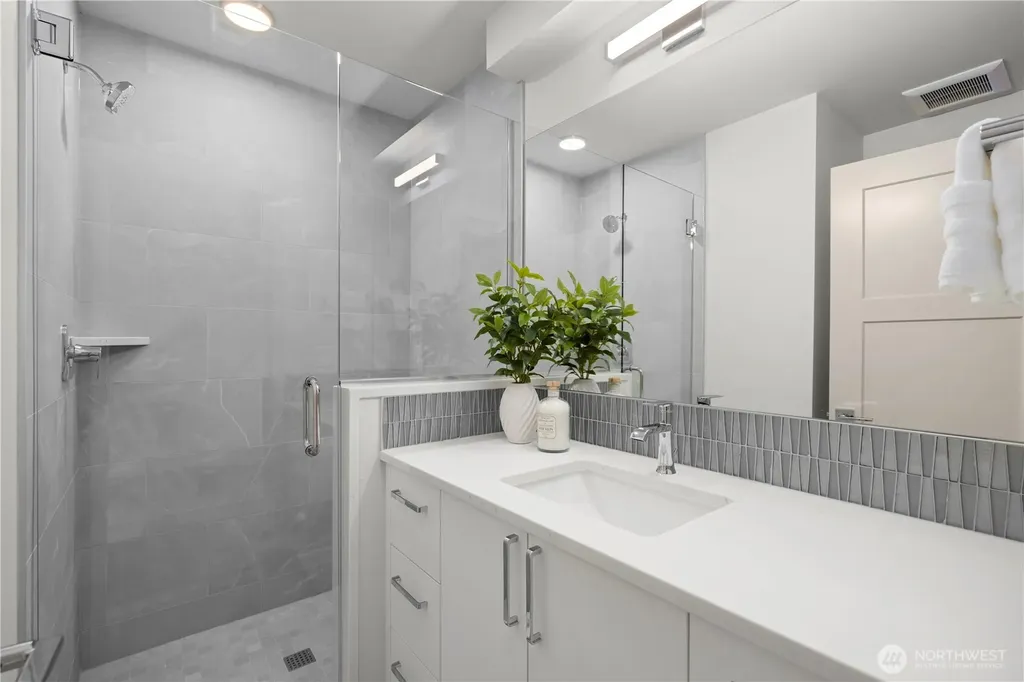 903 NW 56th Street Seattle WA 98107