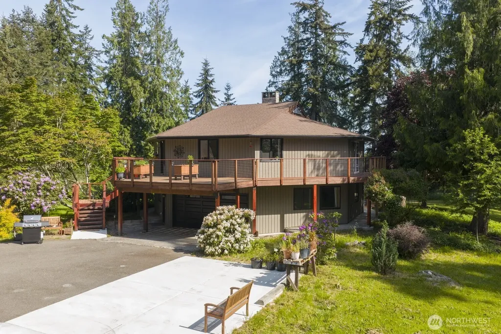 94 Raccoon Road Sequim WA 98382