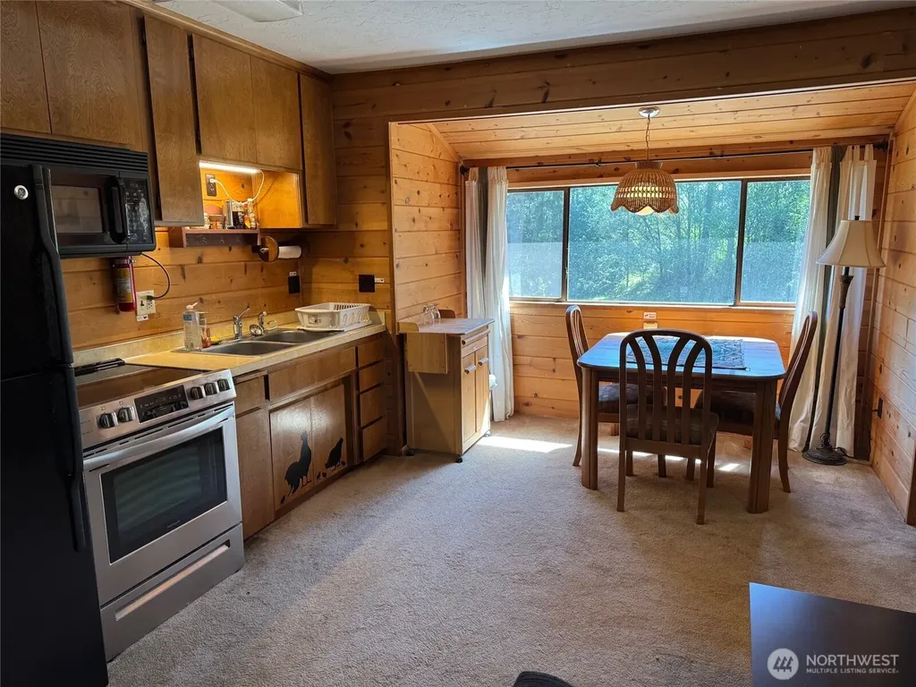 94 Raccoon Road Sequim WA 98382