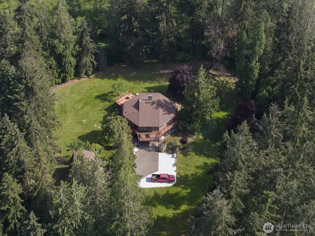 94 Raccoon Road Sequim WA 98382