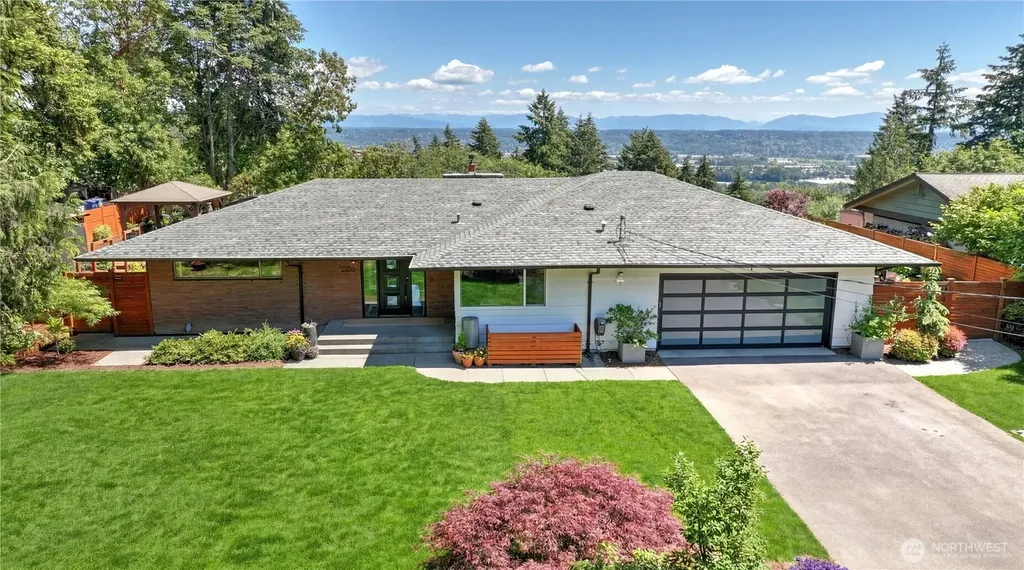 22010 34th Avenue S Seatac WA 98198