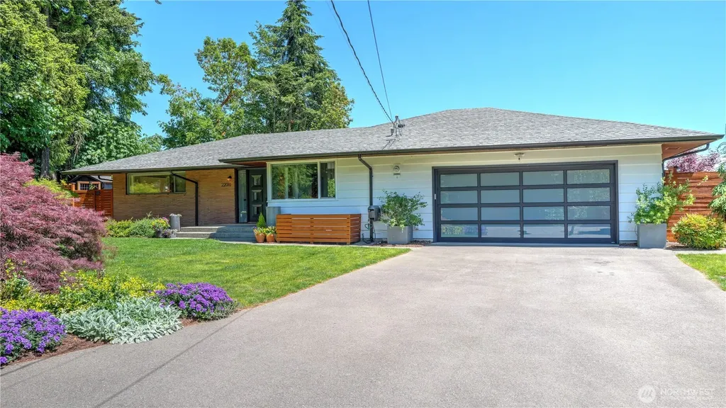 22010 34th Avenue S Seatac WA 98198