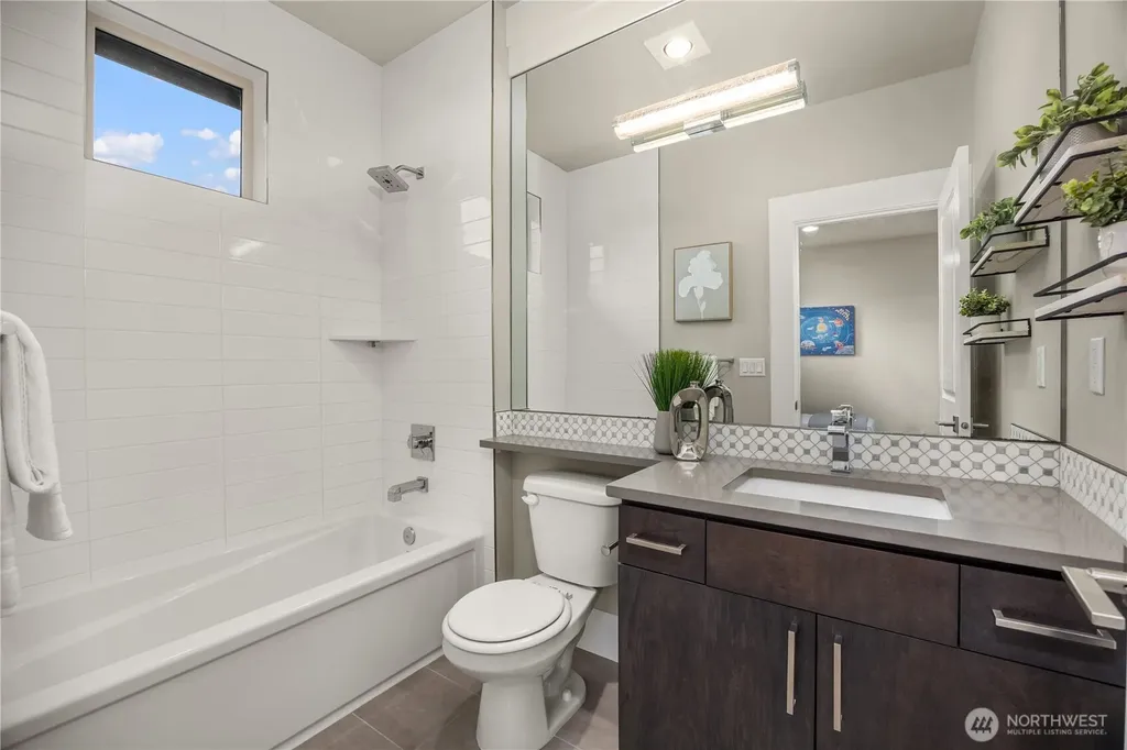 22277 NE 3rd Court Sammamish WA 98074