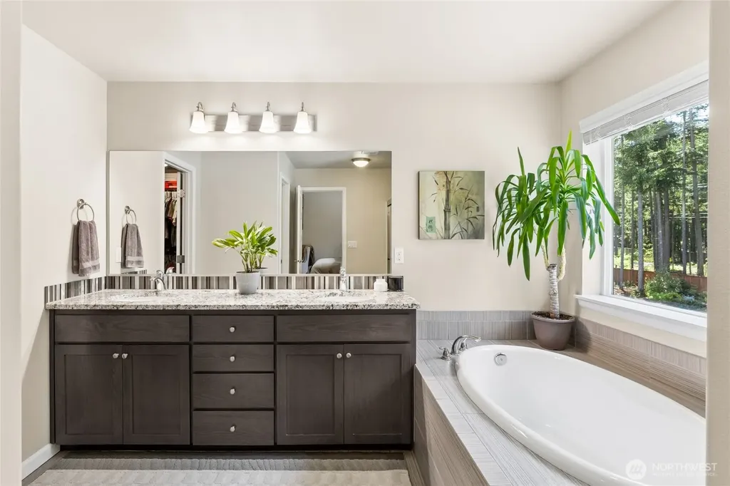 5143 Nuthatch Court NE Lacey WA 98516