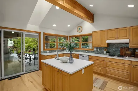 3718 S 334th Street Federal Way WA 98001