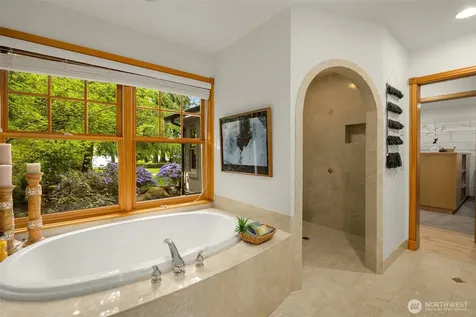 3718 S 334th Street Federal Way WA 98001