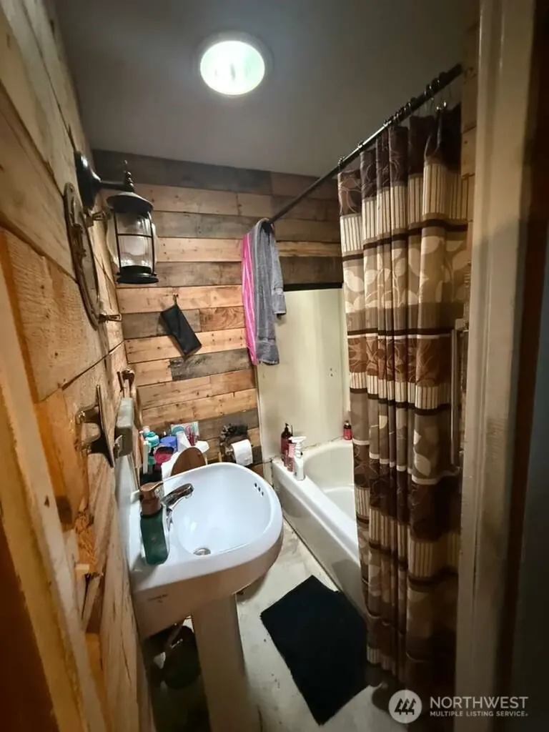 1671 NE Mission Creek Road Belfair WA 98528