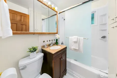 15545 8th Avenue NE Shoreline WA 98155