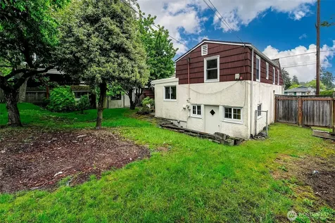 15545 8th Avenue NE Shoreline WA 98155