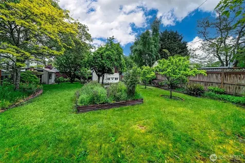 15545 8th Avenue NE Shoreline WA 98155