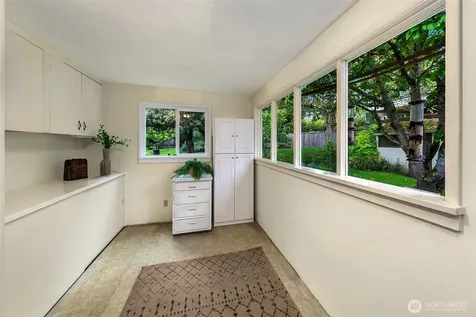 15545 8th Avenue NE Shoreline WA 98155