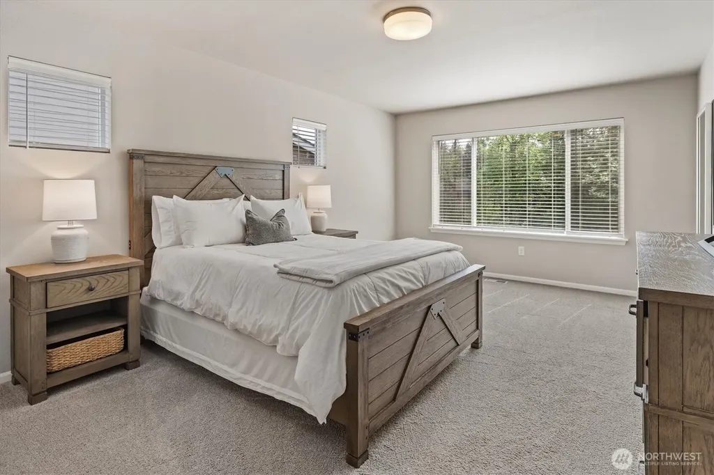 17525 Crossing Drive E Puyallup WA 98374