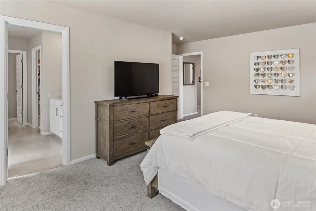 17525 Crossing Drive E Puyallup WA 98374
