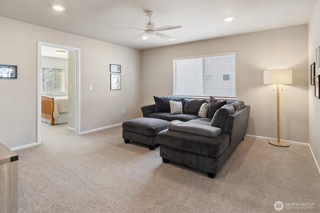 17525 Crossing Drive E Puyallup WA 98374