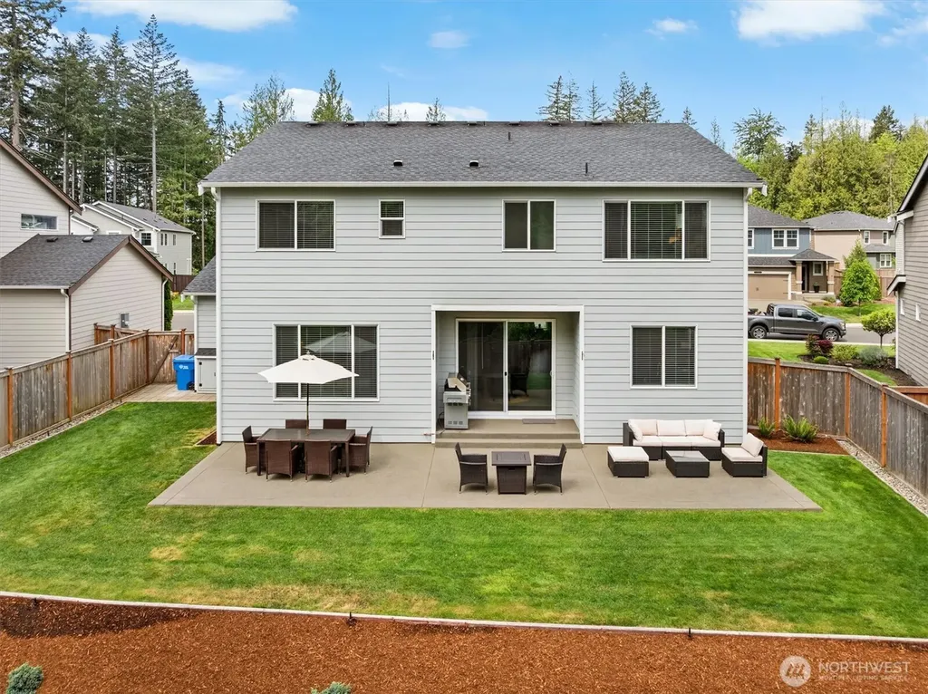 17525 Crossing Drive E Puyallup WA 98374