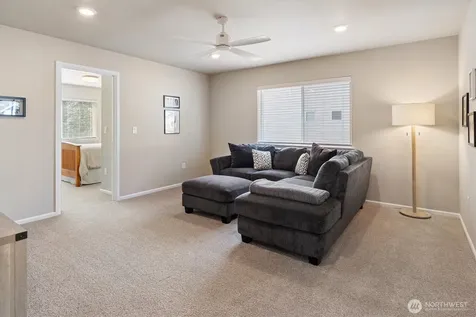 17525 Crossing Drive E Puyallup WA 98374