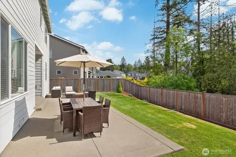 17525 Crossing Drive E Puyallup WA 98374