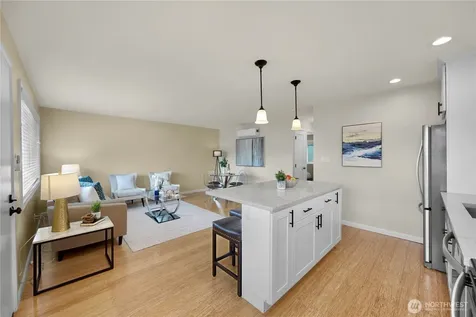 4050 W Lake Sammamish Parkway NE Redmond WA 98052