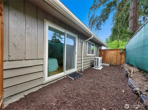 4050 W Lake Sammamish Parkway NE Redmond WA 98052