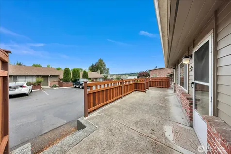 4050 W Lake Sammamish Parkway NE Redmond WA 98052