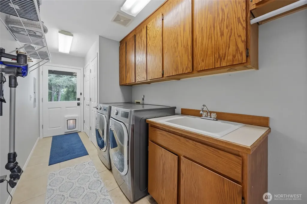 24047 192nd Place SE Covington WA 98042
