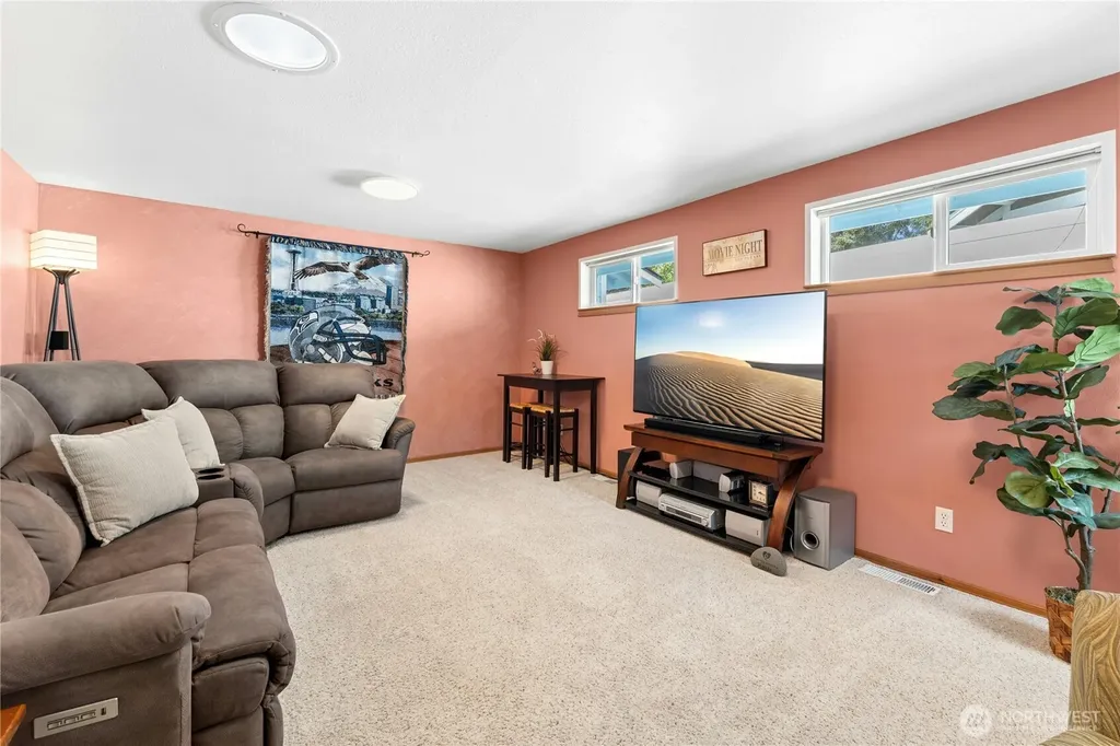 18204 59th Place W Lynnwood WA 98037