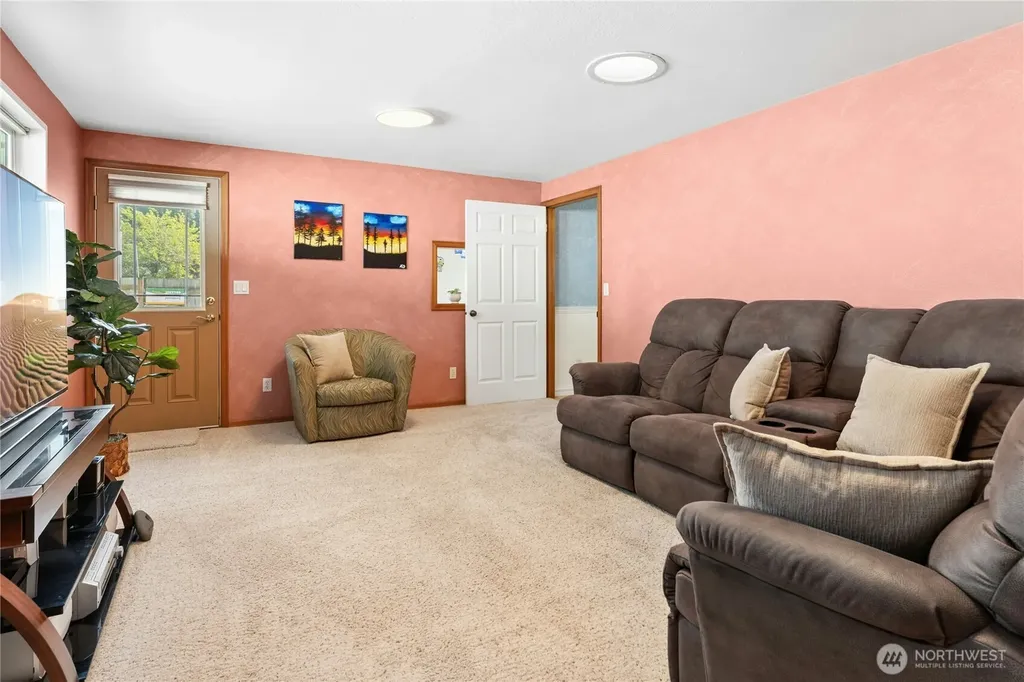 18204 59th Place W Lynnwood WA 98037