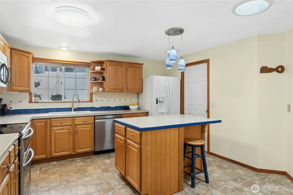 18204 59th Place W Lynnwood WA 98037