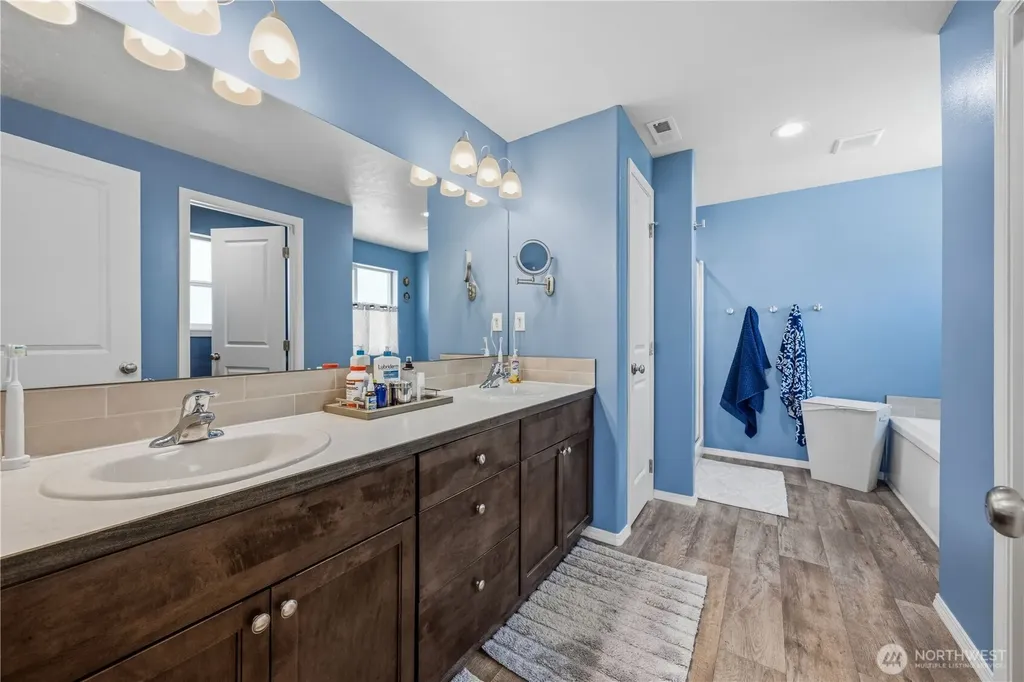 609 N Bradley Street Chelan WA 98816