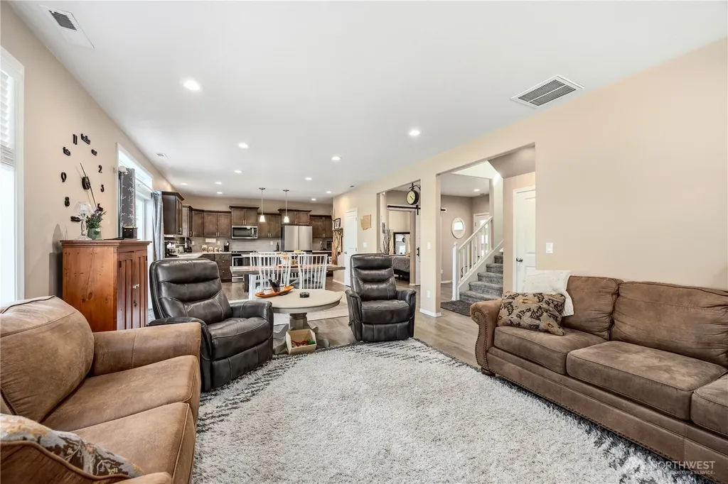 609 N Bradley Street Chelan WA 98816