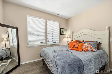609 N Bradley Street Chelan WA 98816