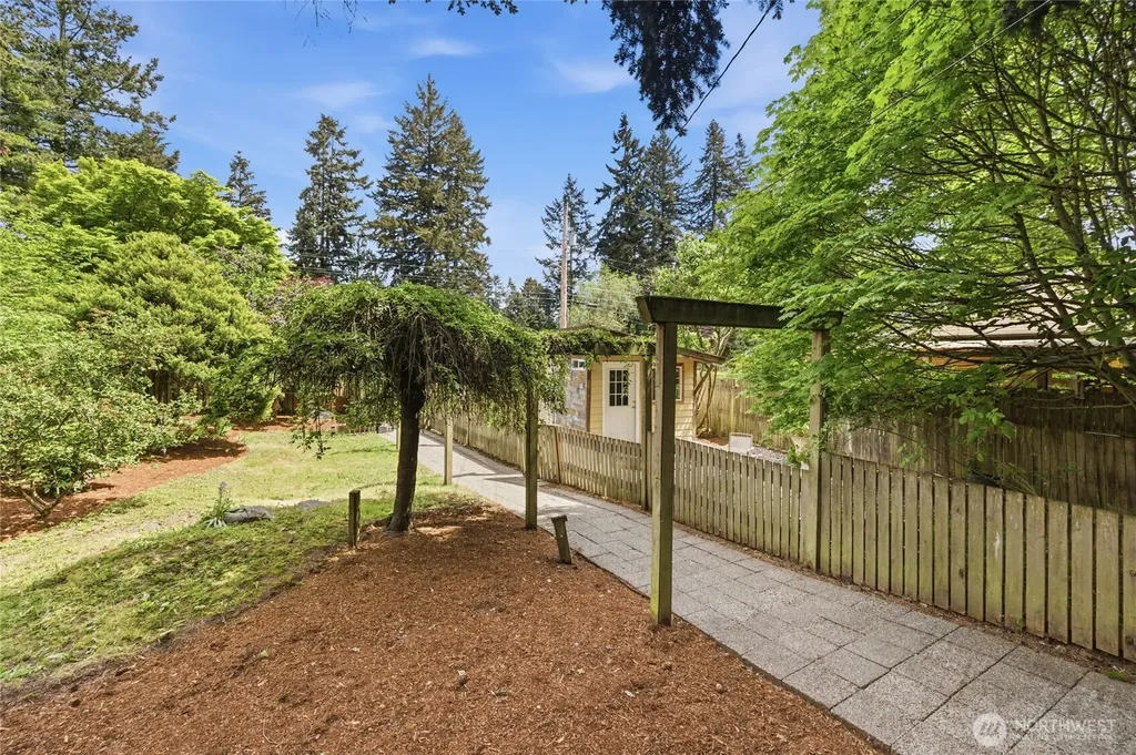 15749 Wallingford Avenue N Shoreline WA 98133