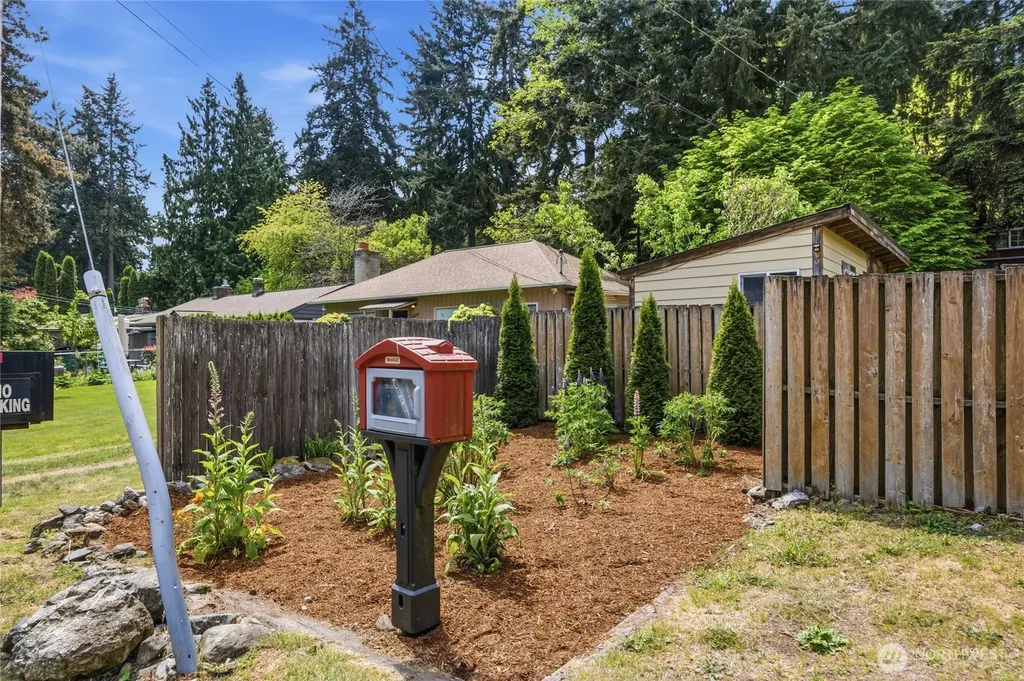 15749 Wallingford Avenue N Shoreline WA 98133
