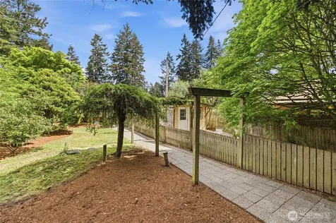 15749 Wallingford Avenue N Shoreline WA 98133