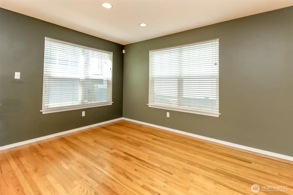 2816 SW Adams Street Seattle WA 98126