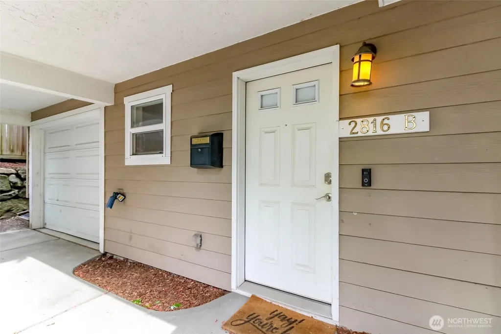 2816 SW Adams Street Seattle WA 98126