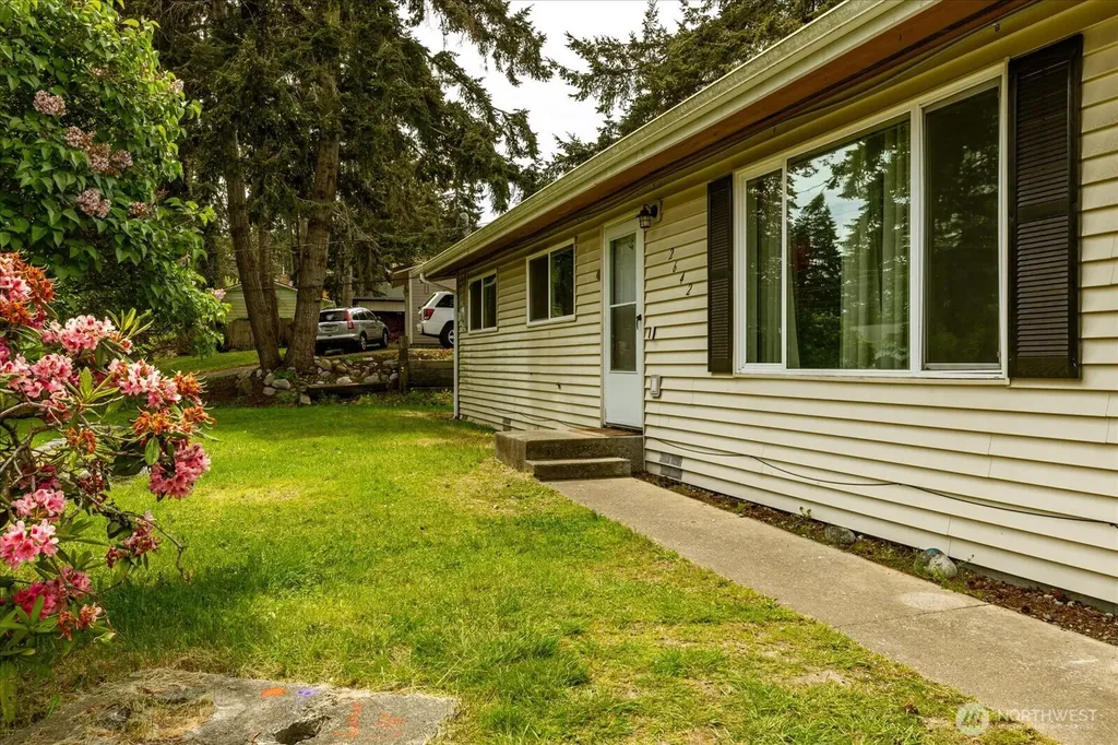 2642 Olympic Drive Oak Harbor WA 98277