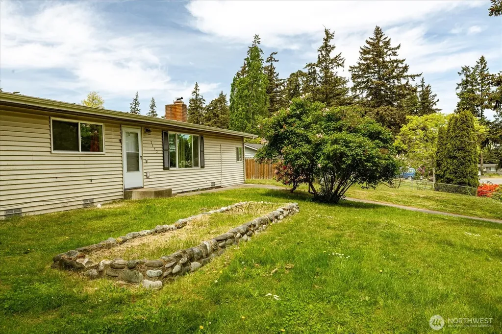 2642 Olympic Drive Oak Harbor WA 98277