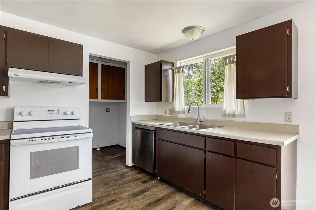 2642 Olympic Drive Oak Harbor WA 98277