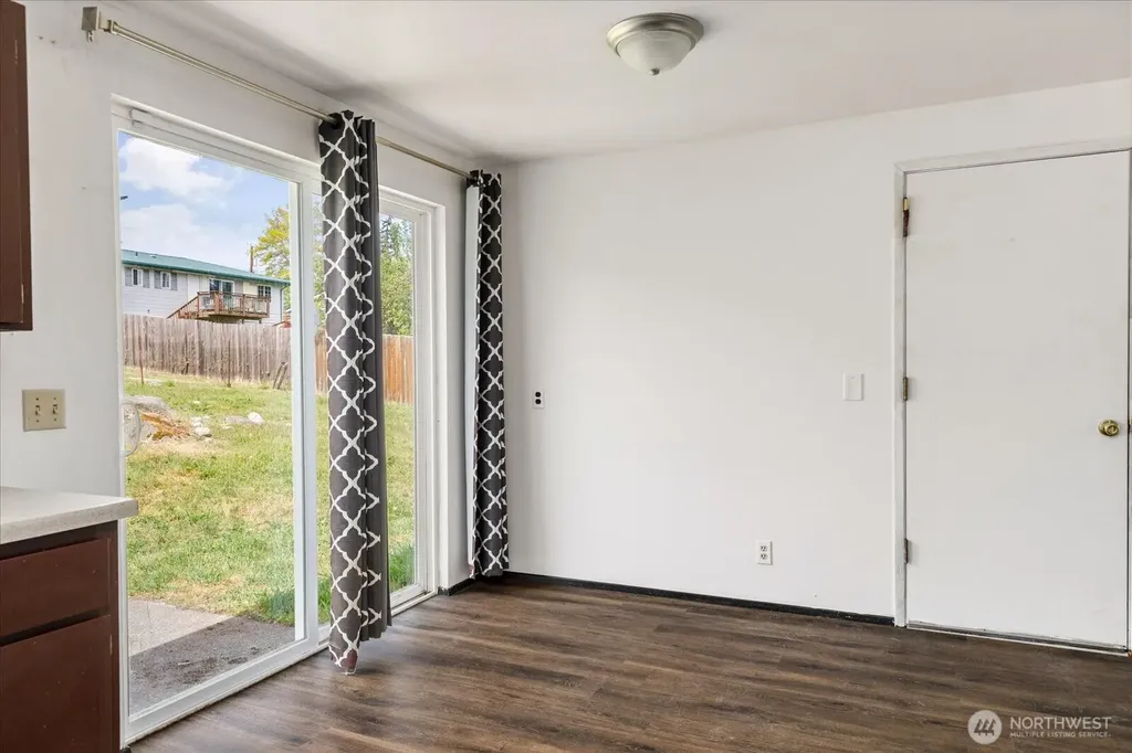 2642 Olympic Drive Oak Harbor WA 98277
