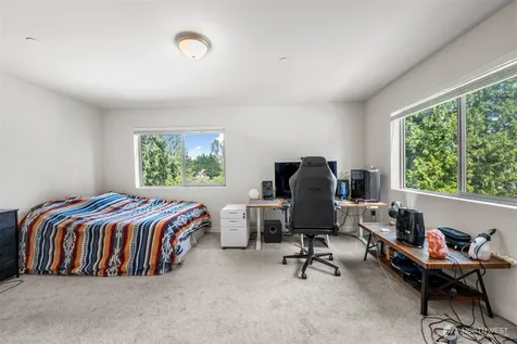 19305 7th Ave W Lynnwood WA 98036