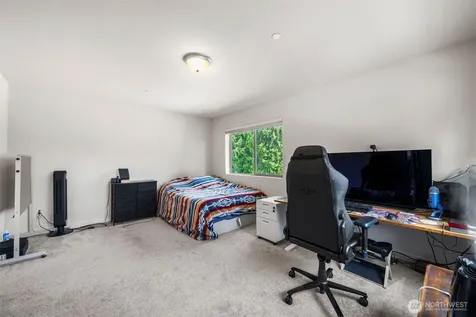 19305 7th Ave W Lynnwood WA 98036