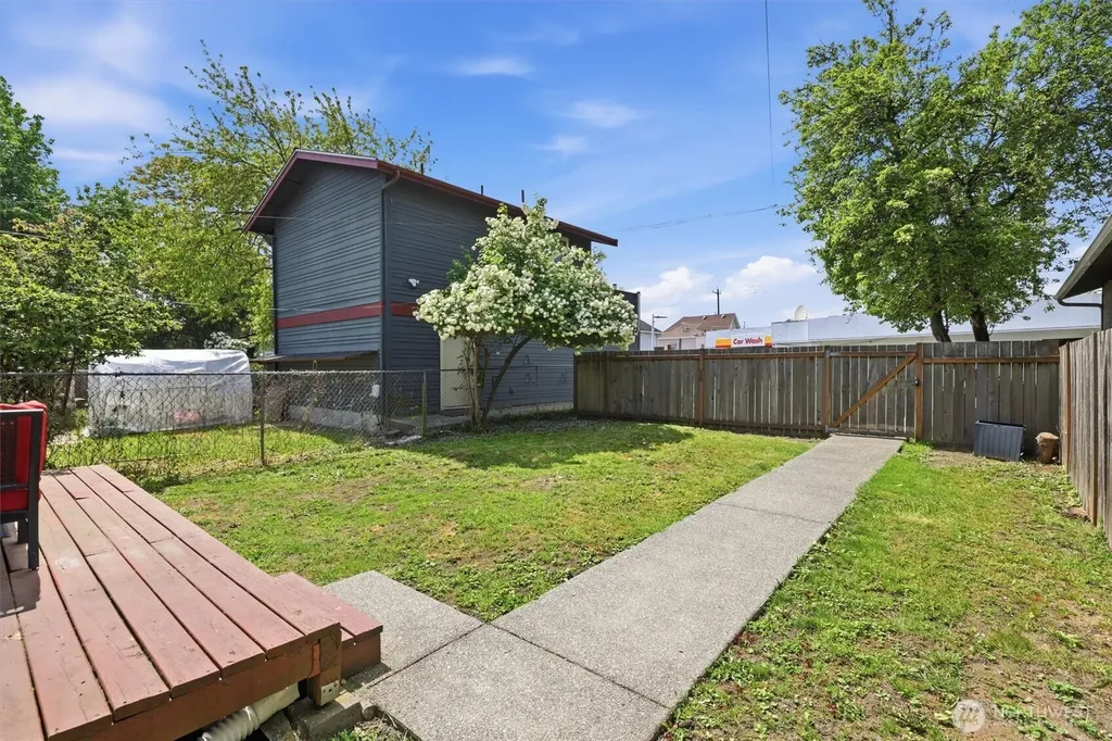 6211 Carleton Avenue S Seattle WA 98108