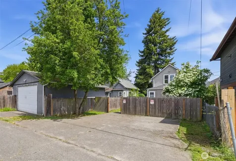 6211 Carleton Avenue S Seattle WA 98108