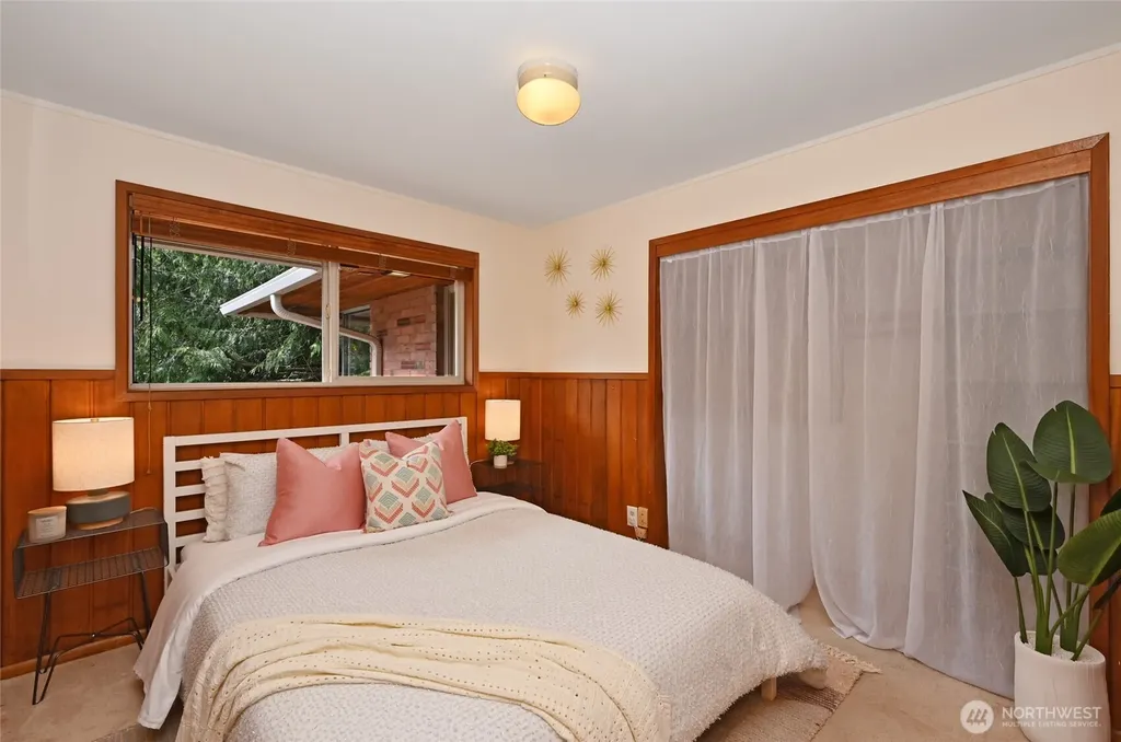 10801 12th Avenue NE Seattle WA 98125